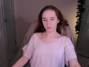little_pretty_woman from Chaturbate