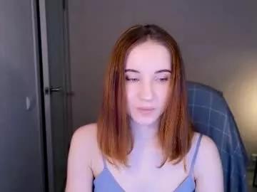 little_pretty_woman from Chaturbate