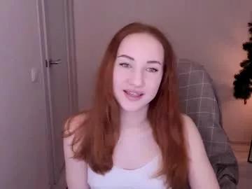 little_pretty_woman from Chaturbate