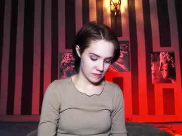 onaloon on Chaturbate