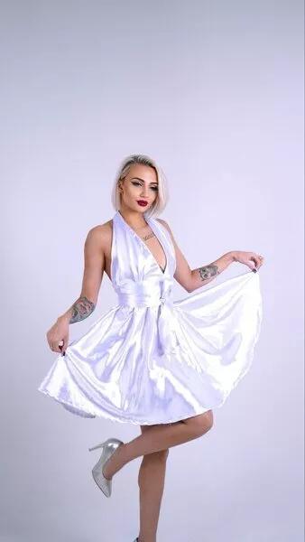 QueenLinaLuxury from Streamate