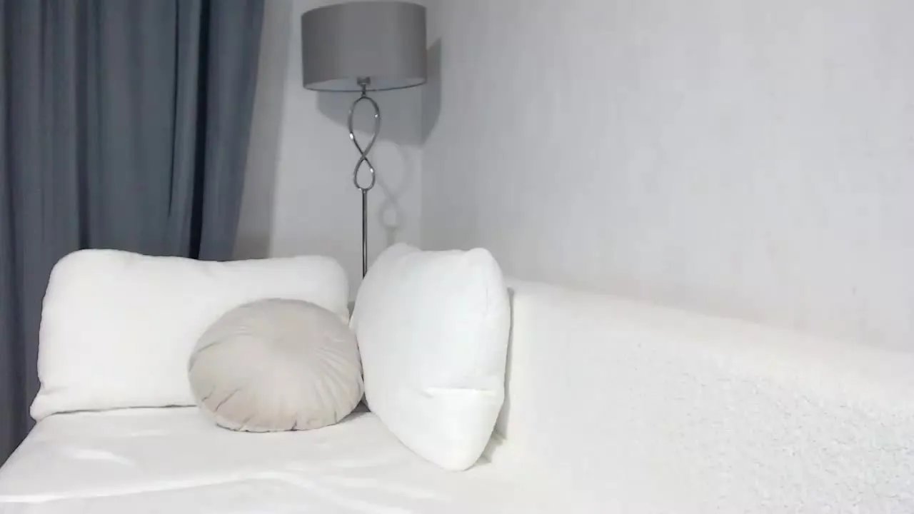 Elena01 on Streamray 