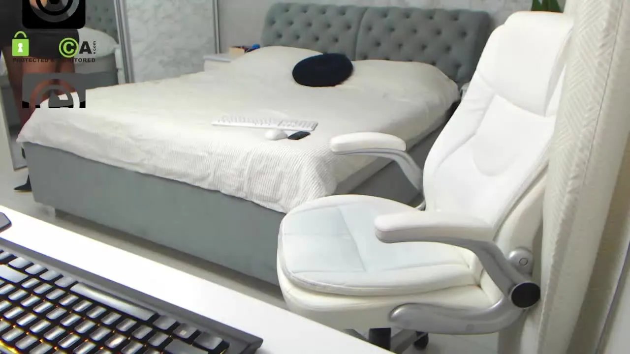 elly_elysseee on Streamray 