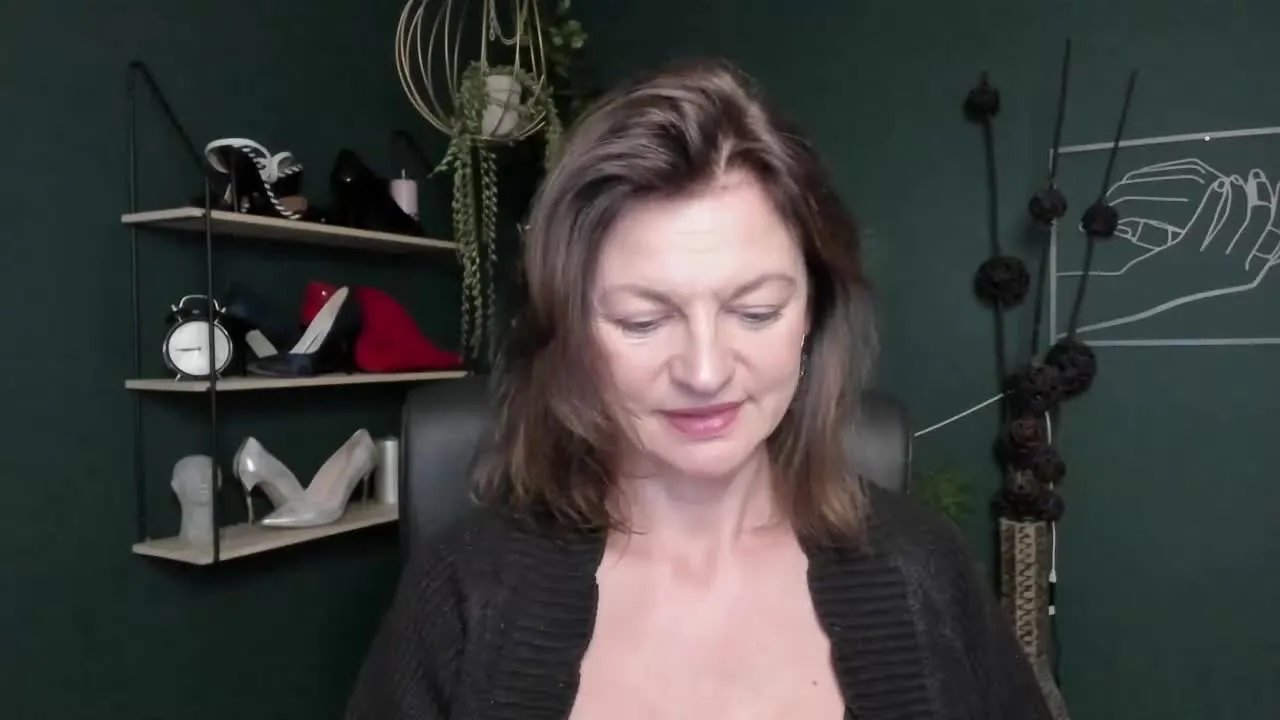 VivianTasty on Streamray 