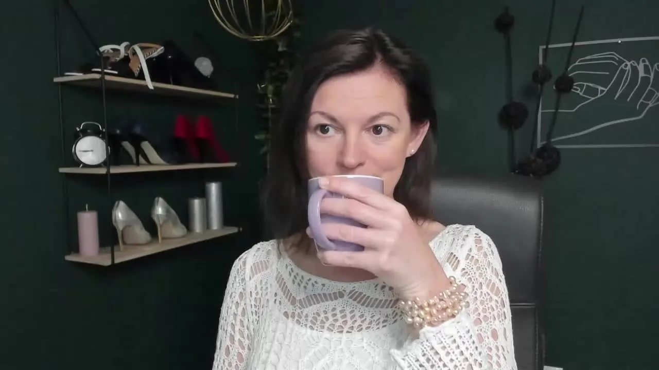 VivianTasty on Streamray 