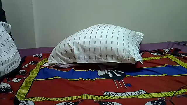 AddictiveAssCurves on StripChat