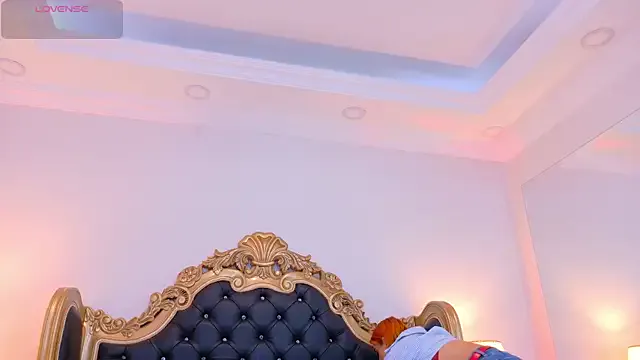 AdelinaVans on StripChat