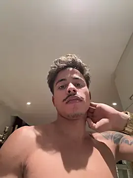 AlexActive on StripChat