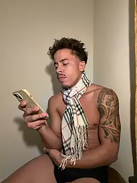 AlexActive on StripChat