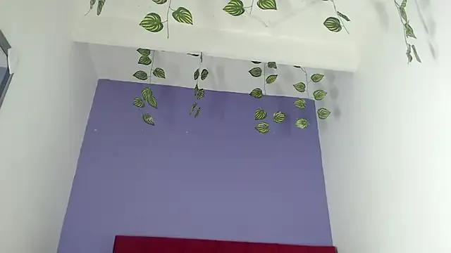 avaleri_cherry on StripChat