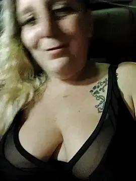 BecciDeluxe on StripChat 