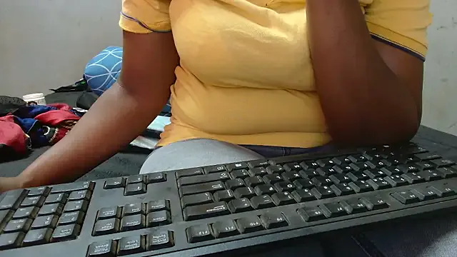 BeejayLoverxx on StripChat