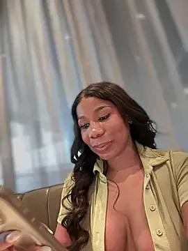 Belle___ from StripChat is Freechat