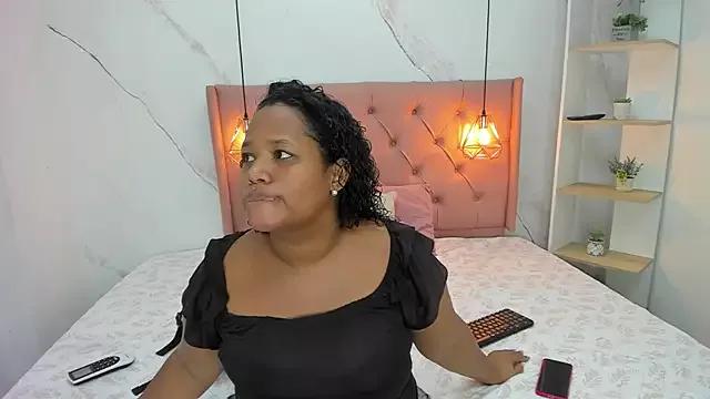 Belle_Brunette on StripChat 