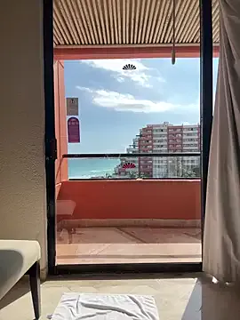 cam_divaa on StripChat