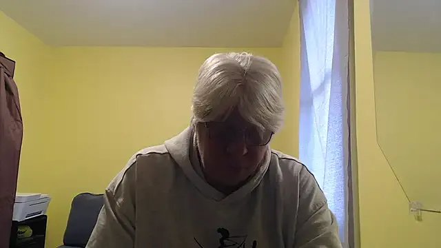 canadiancougar1965 on StripChat 