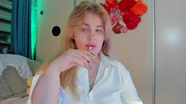 CoraSwon on StripChat