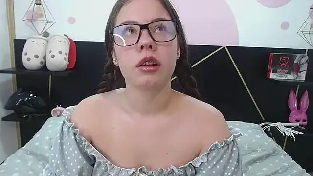 DanniAbbey on StripChat 