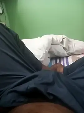 deshi9inch9 — cum masterbation with pea