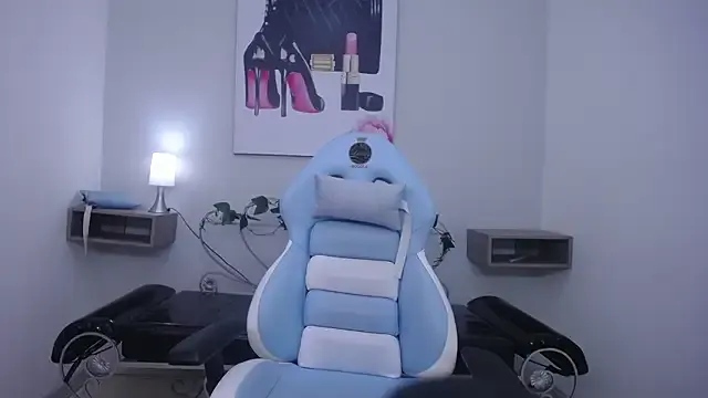 Dhalton_x on StripChat