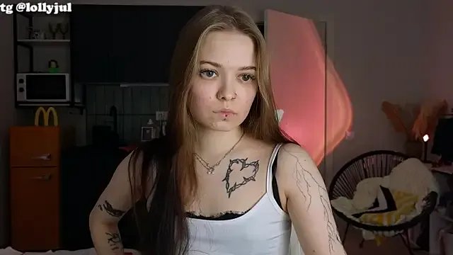 doll_lol_ on StripChat 