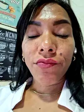 Doll_Loren on StripChat 