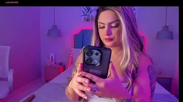 ElectraHells on StripChat