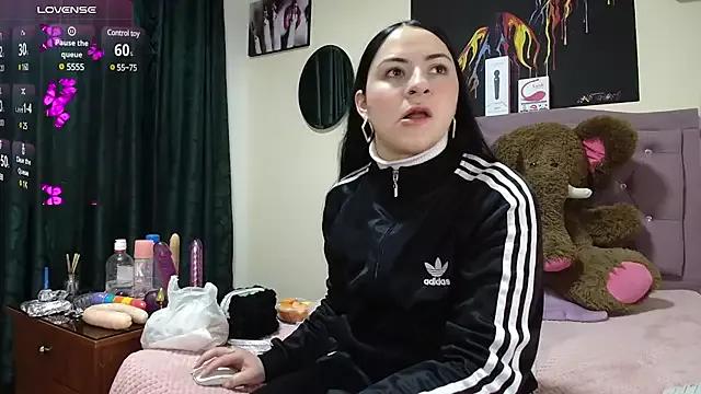 Emmie_Hot on StripChat 