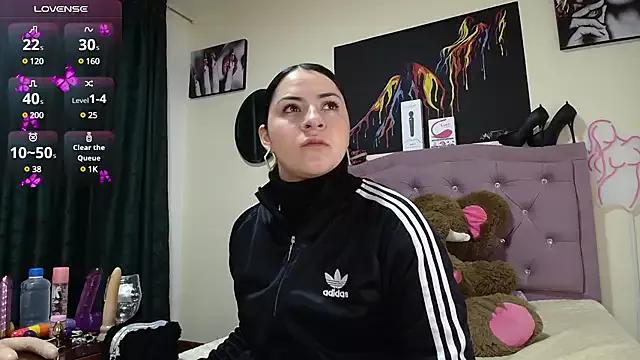 Emmie_Hot on StripChat 