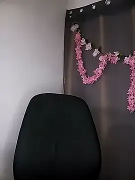 Emy_cutee on StripChat