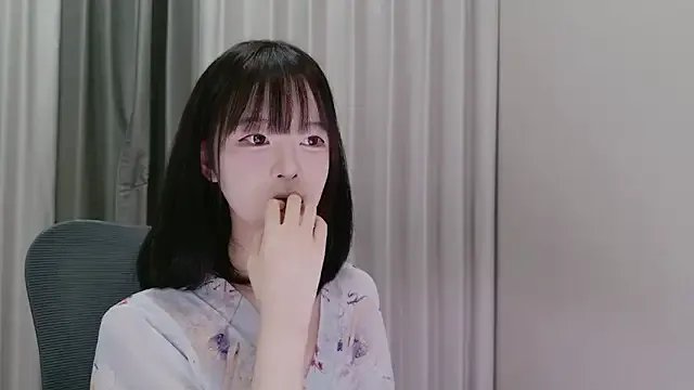 EnEn_xiaobao on StripChat 