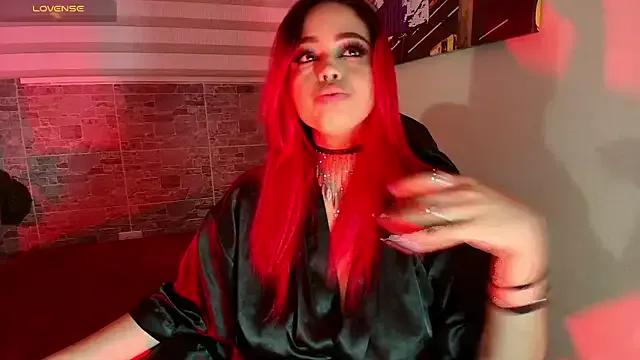 EvaaFoxxy1 on StripChat 