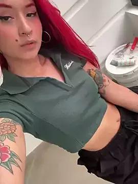 HannaRed_ on StripChat 