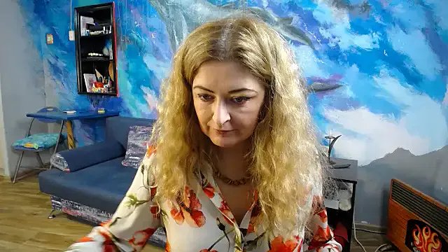 Helen1974 on StripChat 