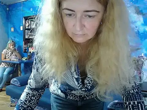 Helen1974 on StripChat 