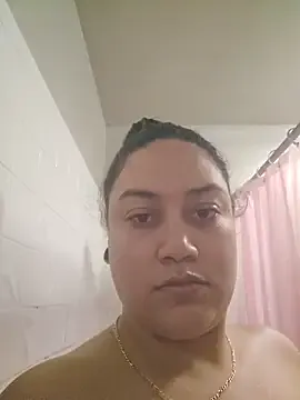 honeeyyy_pot on StripChat