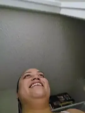 honeeyyy_pot on StripChat