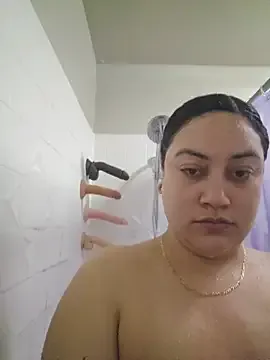 honeeyyy_pot on StripChat