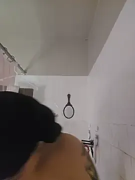 honeeyyy_pot on StripChat