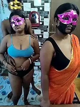 Horney_couple_4 from StripChat is Freechat