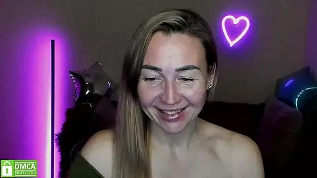 Kiss_julli88I on StripChat 