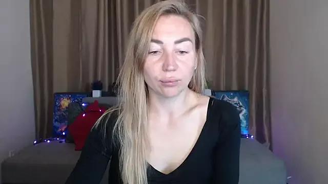Kiss_julli88I on StripChat 