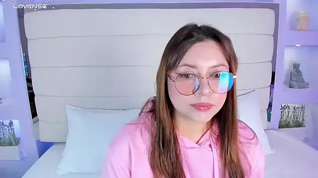 Lanna18 on StripChat 