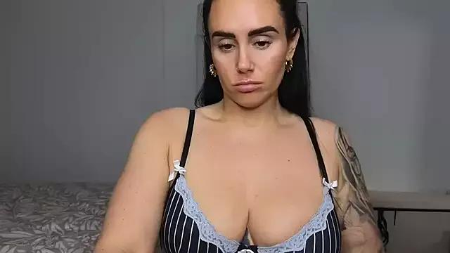 LibbyLoveHeartx from StripChat