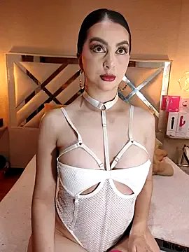 LlianneDiamond1 on StripChat 