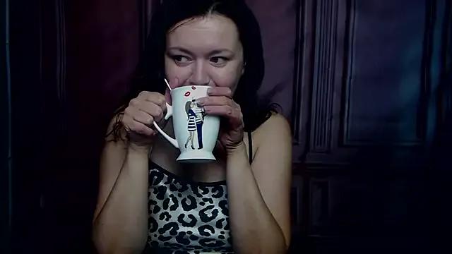 LolaHikls on StripChat