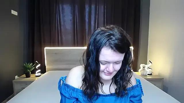 LolaHikls on StripChat 