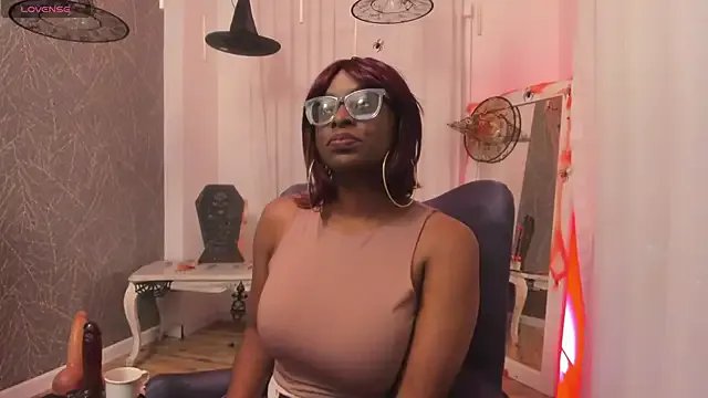 LolaJenkinss on StripChat 