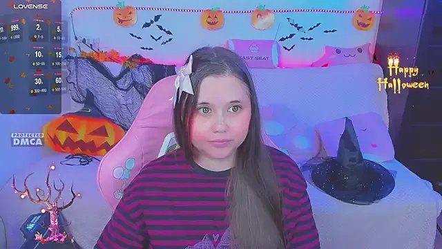 Lolisuccub on StripChat 