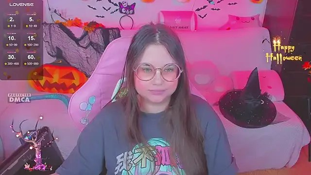 Lolisuccub on StripChat 